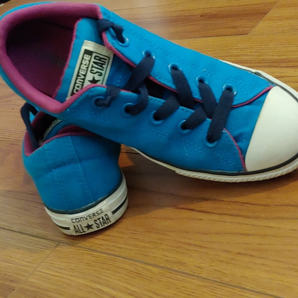 Converse shoes - Picture 4 of 8
